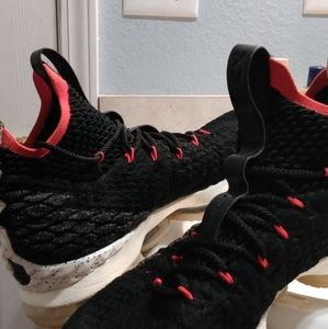 Lebron 15s Lions Edition Size 12 mens